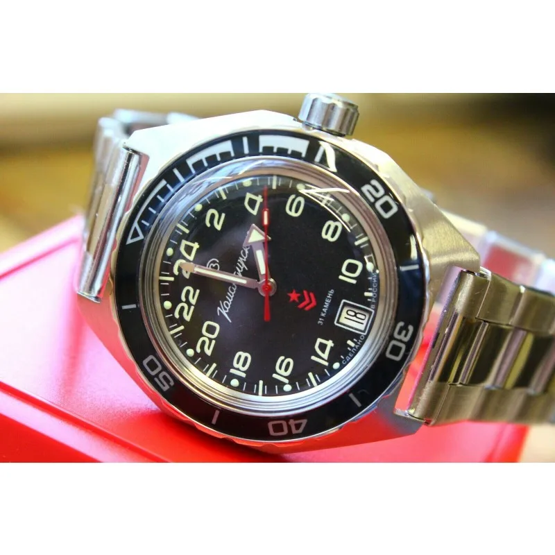 Militair horloge Nieuwe commandant-serie Automatisch mechanisch herenhorloge 200 meter waterdicht Duiken Lichtgevend