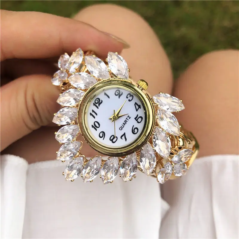 Ladies New Quartz Watch Set Girls Wild Fashion Watch Student Trendy Fashion Watch in Stock