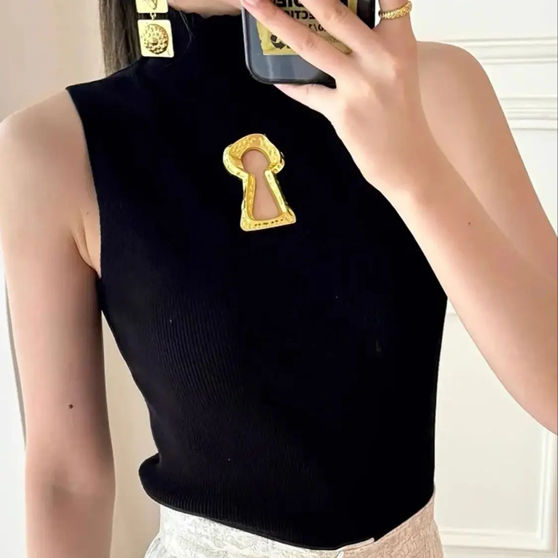 Retro Y2K Hottie Ärmelloses Stricktop Sommer Metallic-Schnallen-Cutout-Weste Damen Basic Einfarbig Mock Neck Slim Fit Camisole