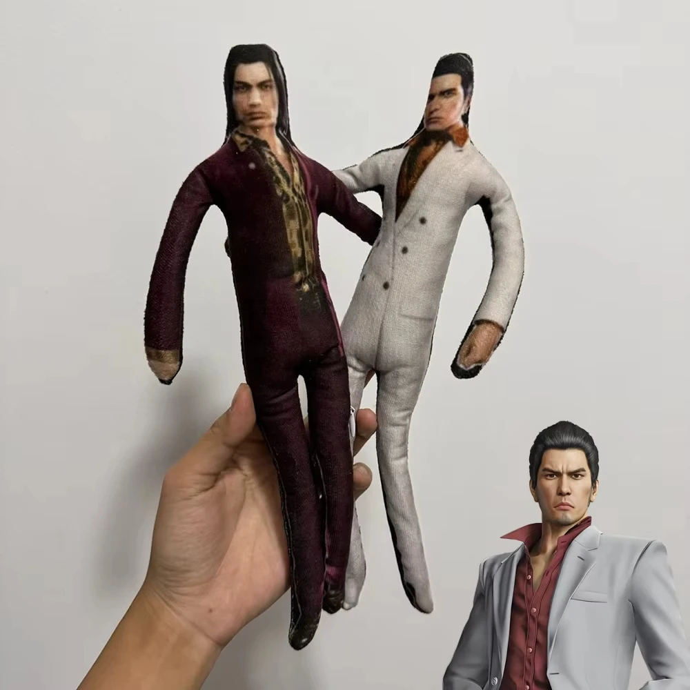 ゲームヤクザ桐生一馬コスプレぬいぐるみ綿ぬいぐるみマスコット細長いねじれる形状抽象モデルルーム装飾小道具