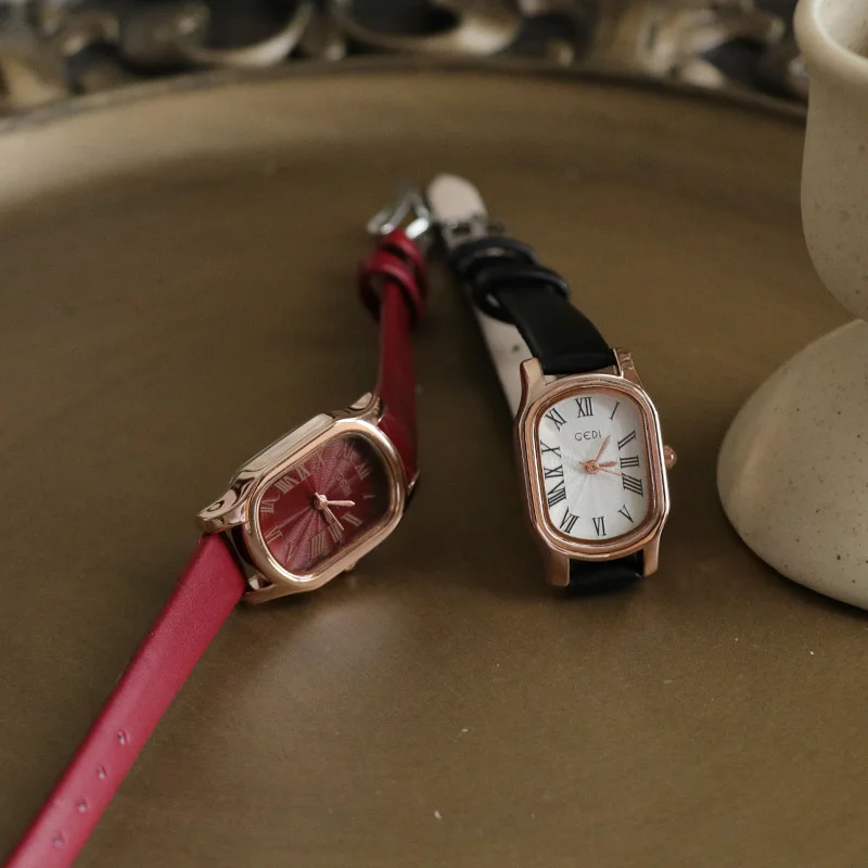 

Women'S Small Square Watch, Simple And Elegant, Stylish Leather Strap, Square Dial, Petite Quartz Watch, High-End Selection.