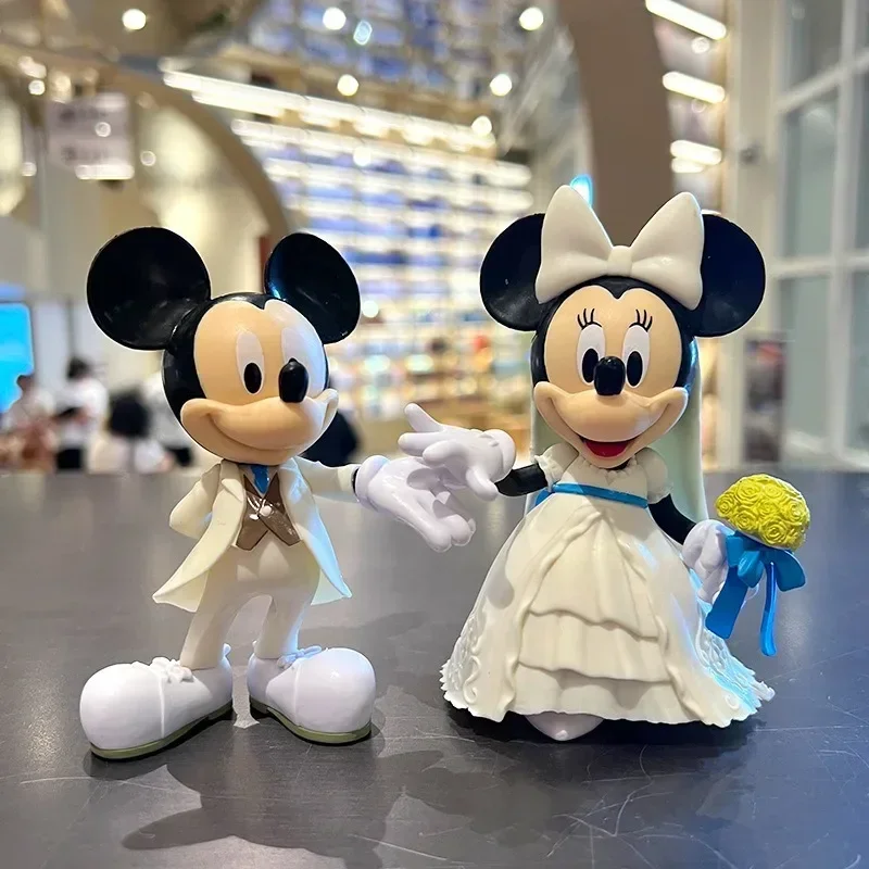 

Minnie Mickey Mouse Figurines Cute Models Anime Movie Derivative Peripherals Desktop Ornaments Birthday Valentine’s Day Gifts