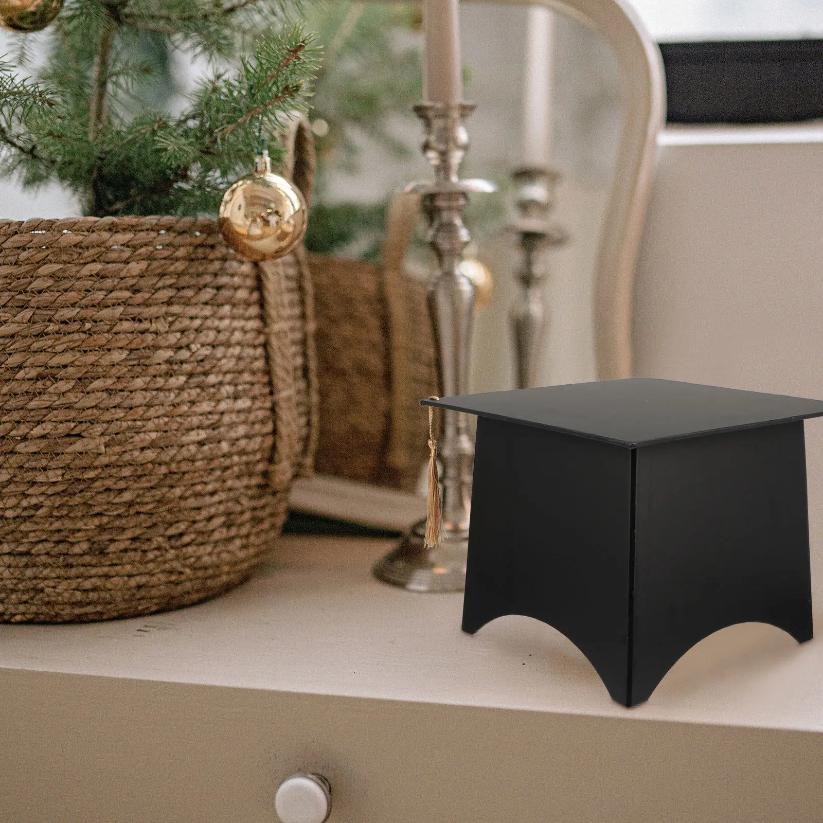 Unique Graduation Cap Candy Box Premium Gift Box Creative Compact Design Lightweight Practical Storage Packaging for Graduation