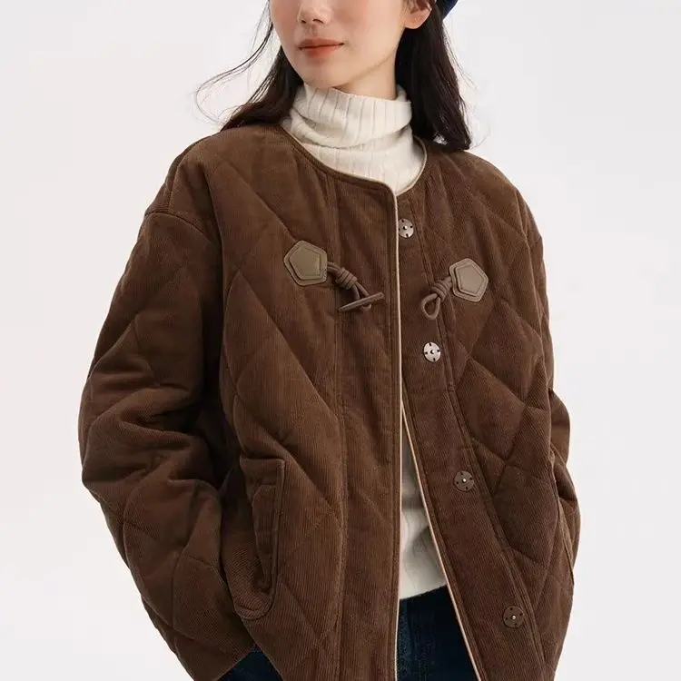 เสื้อแจ็คเก็ตผ้าลูกฟูกสไตล์เรโทรใหม่ ประจำฤดูใบไม้ร่วงและฤดูหนาว ปี 2025 แฟชั่นผู้หญิง ประดับเพชร