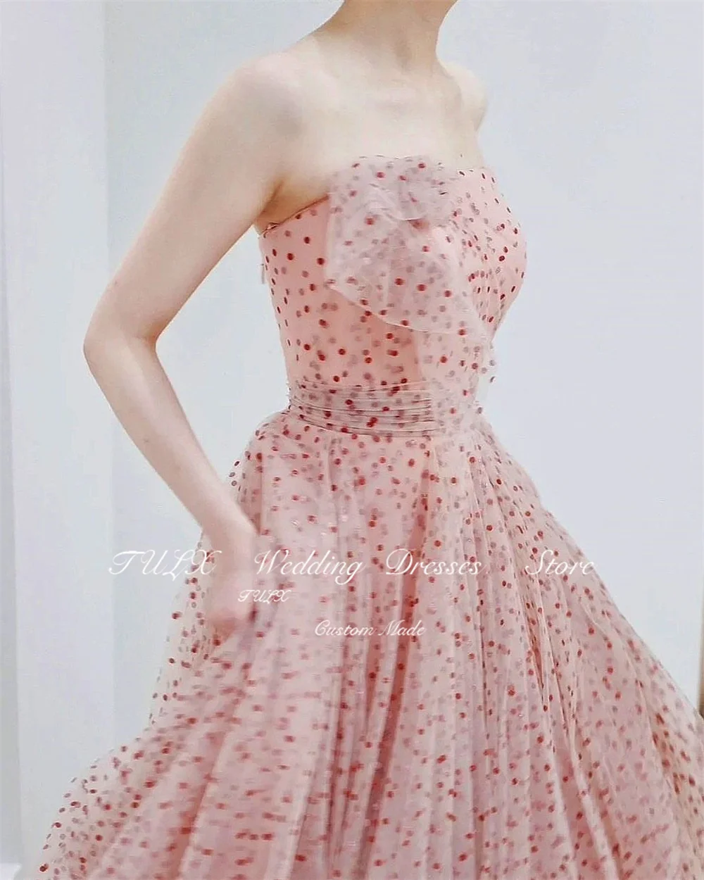 TULX シンプルなストラップレスイブニングドレスレッドドットチュールノースリーブパーティードレスロングティアード韓国結婚式の写真撮影ドレスカスタマイズ