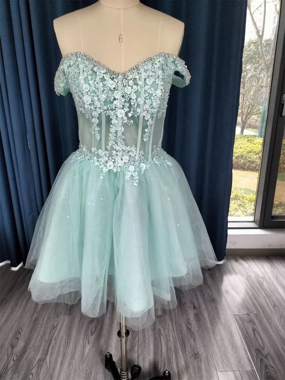 Short Lace Applique Homecoming Dresses For Teens Mini Tulle Cocktail Dresses Off Shoulder Princess Ball Gowns A Line Party Dress