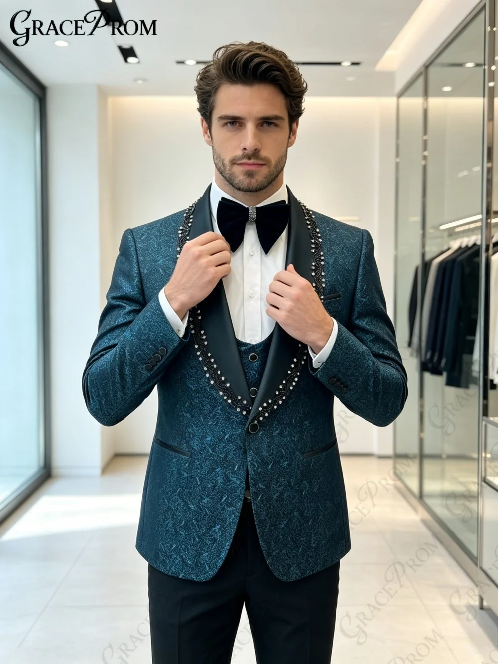 

Роскошный мужской костюм из жаккарда с бисером, цвет бирюзовый, 2026, для торжественных мероприятий, свадебный смокинг, 3 предмета: пиджак с шалевым воротником, жилет, брюки. Идеально для выпускного вечера, вечеринки, деловых встреч.