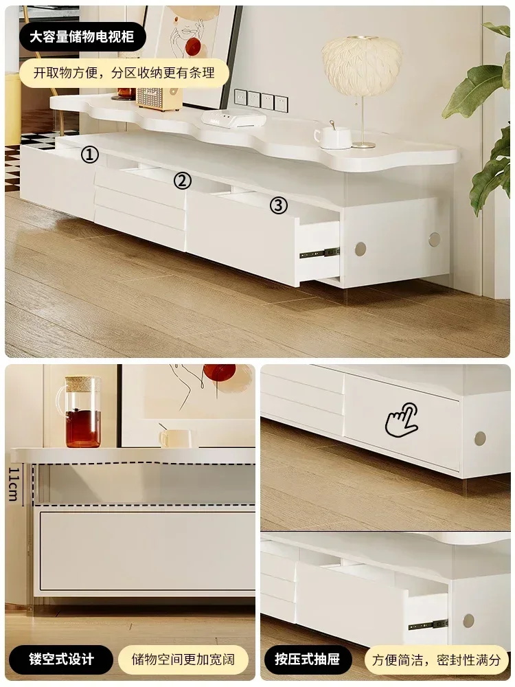 

Современная квартира TAO Simple Modern New Home с гостиной в стиле «Парящие облака»