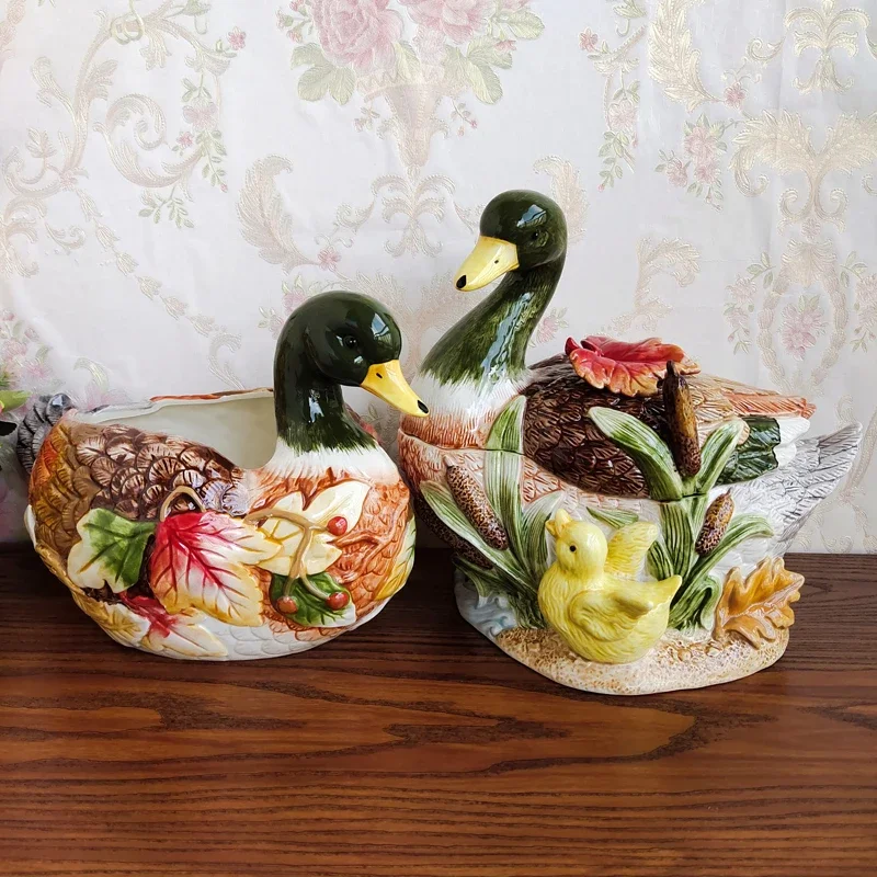 

Function art pure hand-painted underglaze ceramic duck candy box creative home storage jar holiday gift