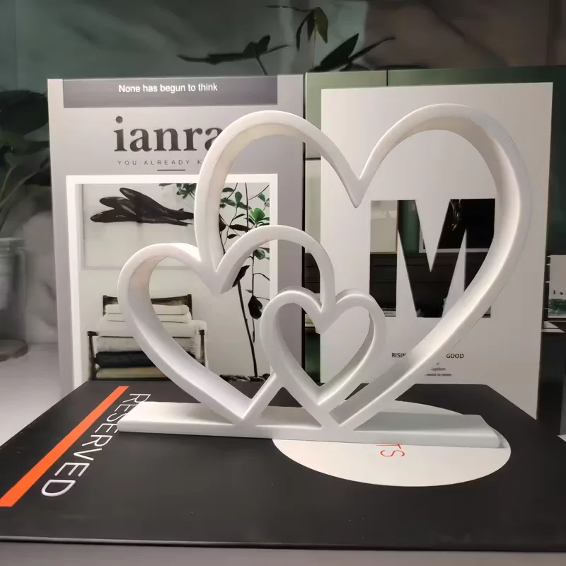 Herz-zu-Herz-Statue – Schwarz-weißes Liebesornament, Schreibtisch- und Bücherregal-Dekoration, Valentinstagsgeschenk, Heimdekoration – Detail 2