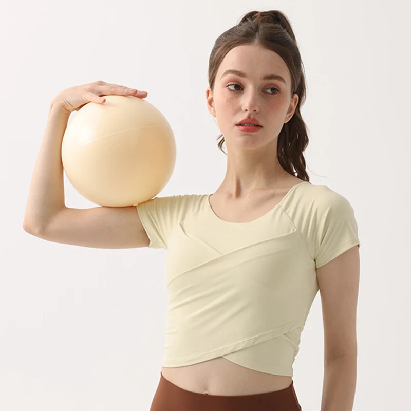 

Женский топ для фитнеса с короткими рукавами 2025 года — подтяжка с перекрестными бретелями и съемной подкладкой — спортивная одежда для бега и йоги на лето
