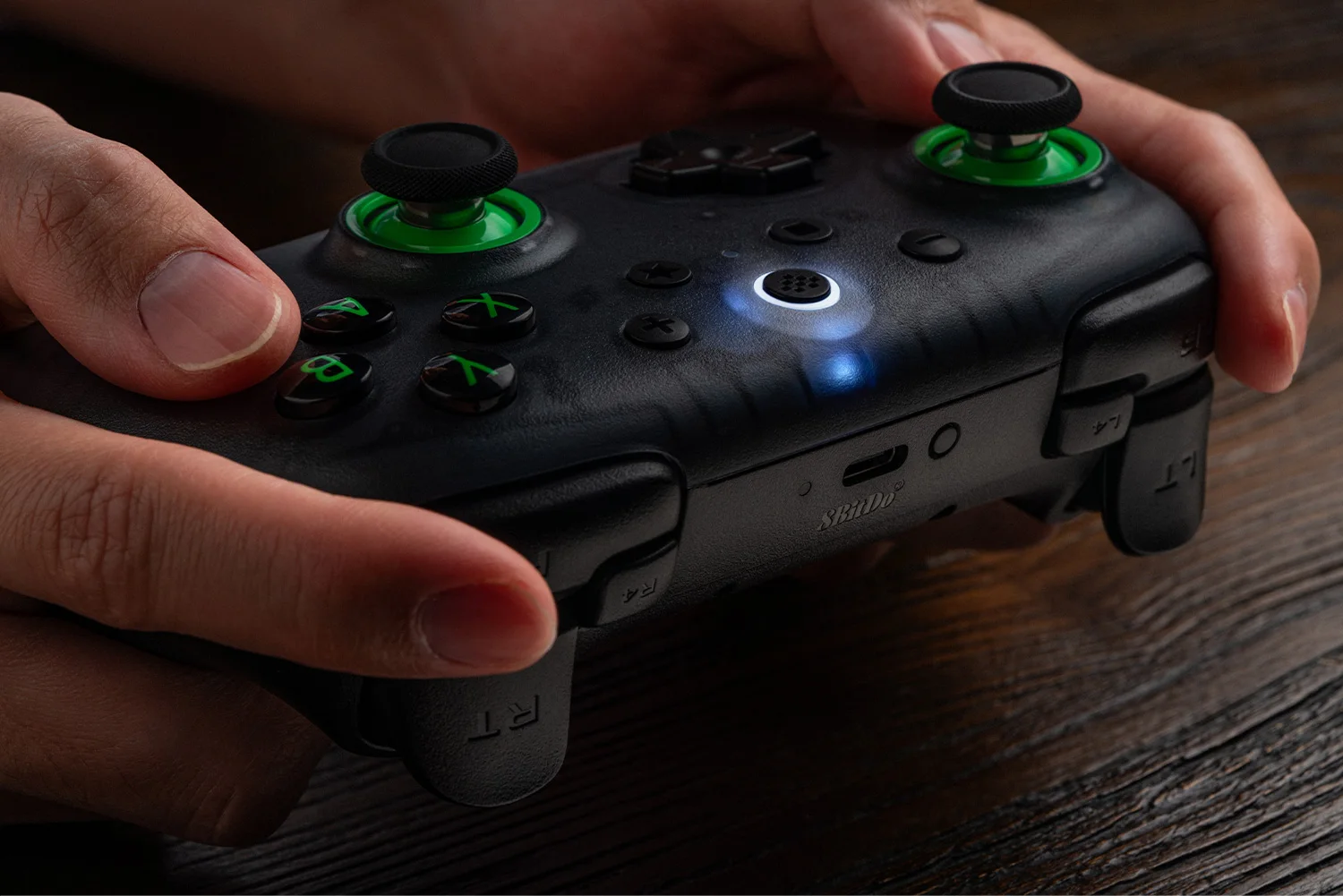 8BitDo Ultimate 2C Wireless Gaming Controller mit Hall-Effekt-Joystick für Windows 10/11 Android-New Transparent Black Edition – Detail 1