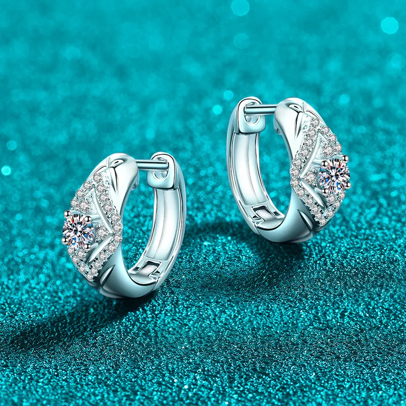 Niche Design Rhombus Hoop Earrings 0.7 Carat For Women Moissanite PT950 Platinum Daily Wear Earring