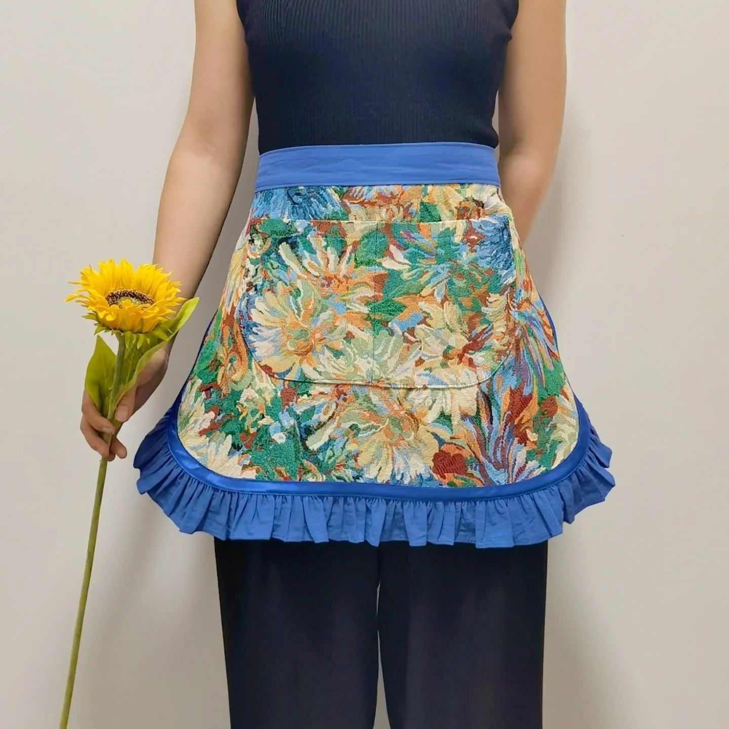 

Thick Yarn Dyed Jacquard Half Apron Retro Country Style Waist Apron For Home Kitchen Use