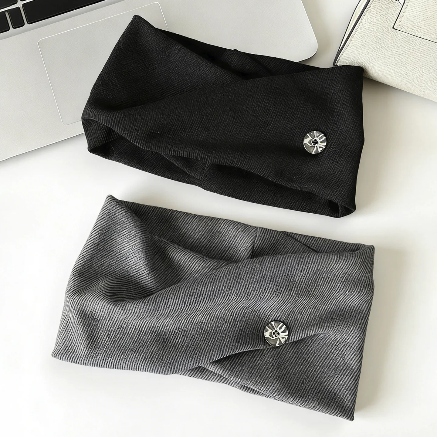 Women Twisted‑Knot Knit Wide Headband Floral Metal‑Accent Retro Hair Wrap 4-Season Warm Sweat‑Absorbent Sports Hair Accessories