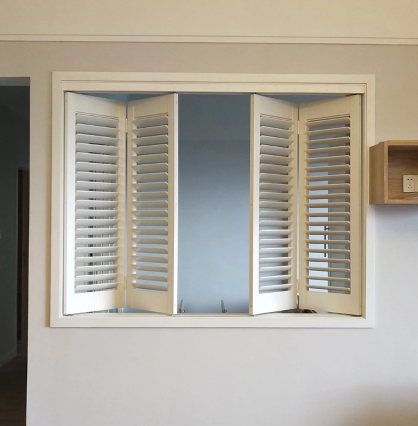 Custom No Drill Folding Sliding Patio Door Day and Night Fence Window Shades Blinds Faux Wood Blinds for Office Home