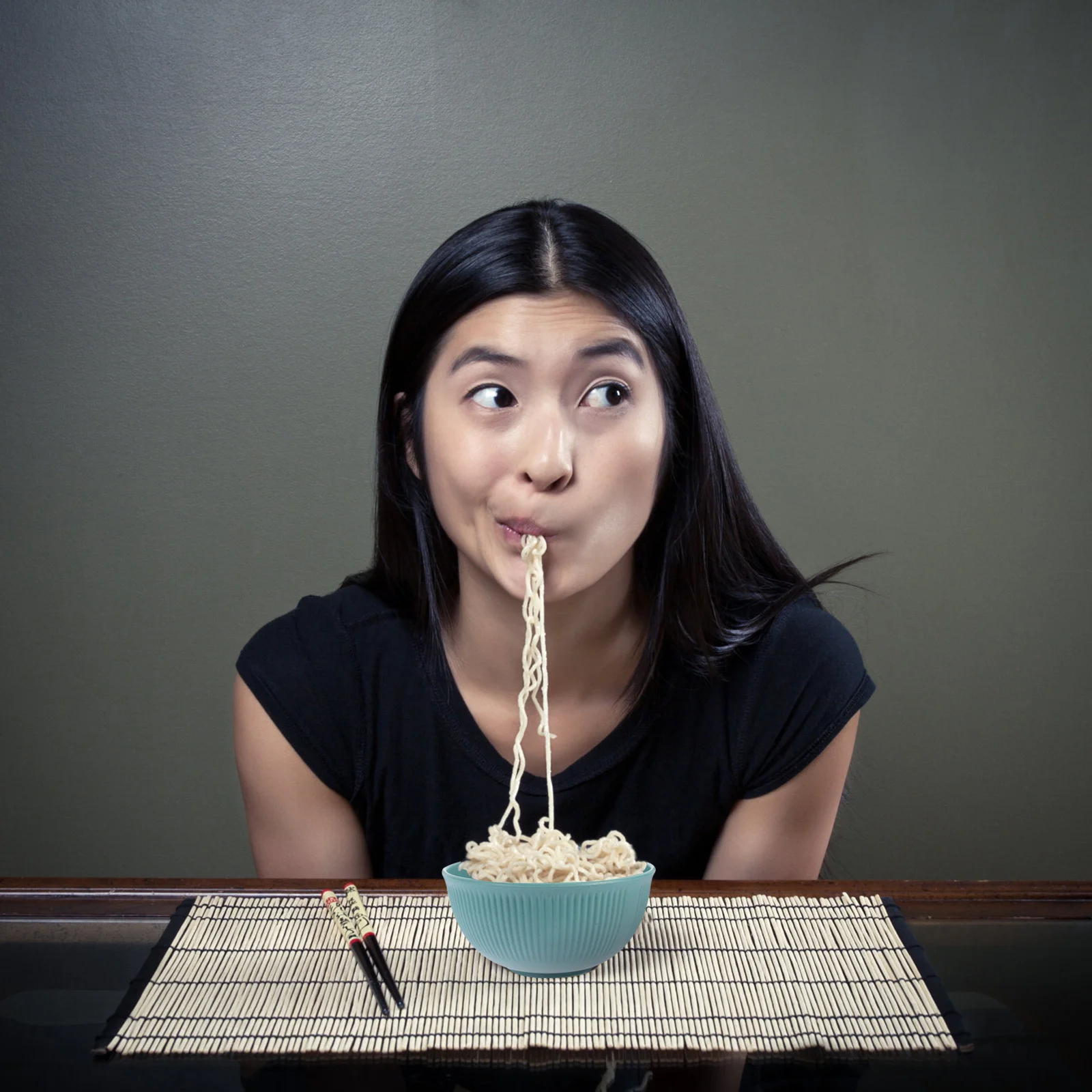 4 قطعة رامين اليابانية غير قابلة للكسر وعاء حساء المعكرونة أطباق حبوب المطبخ قش القمح قابلة لإعادة الاستخدام أطباق تقديم الطعام للوجبات الساخنة الباردة