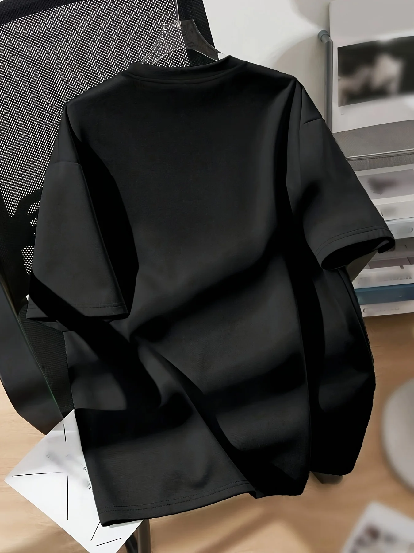 [Camiseta con estampado gráfico] Camiseta de manga corta con hombros caídos y estampado gráfico - Top informal con cuello redondo para primavera y verano - Mujer