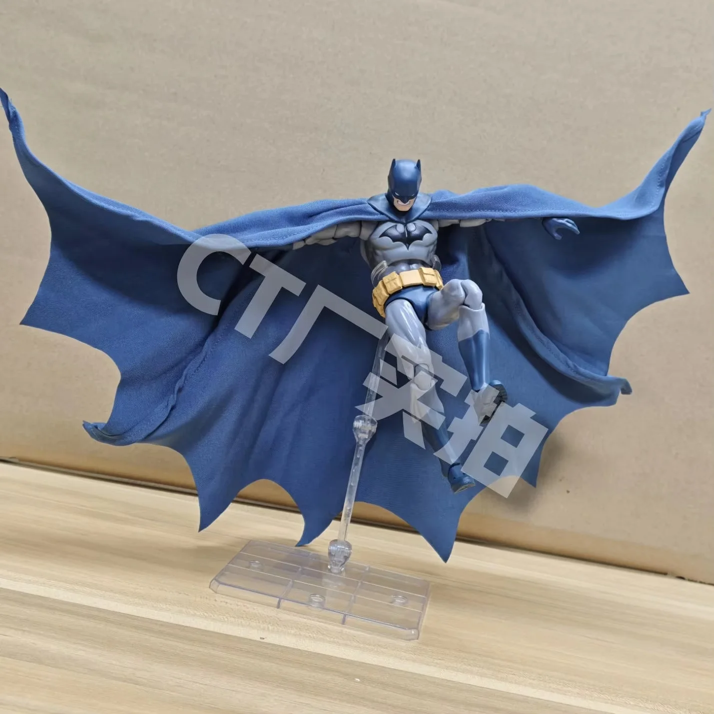 In Magazzino Ct Giocattoli Batman Hush Versione Blu Mafex 105 Versione Nera Dc Bat Man Anime Action Figure Figurine Modello Statua Giocattoli Regalo