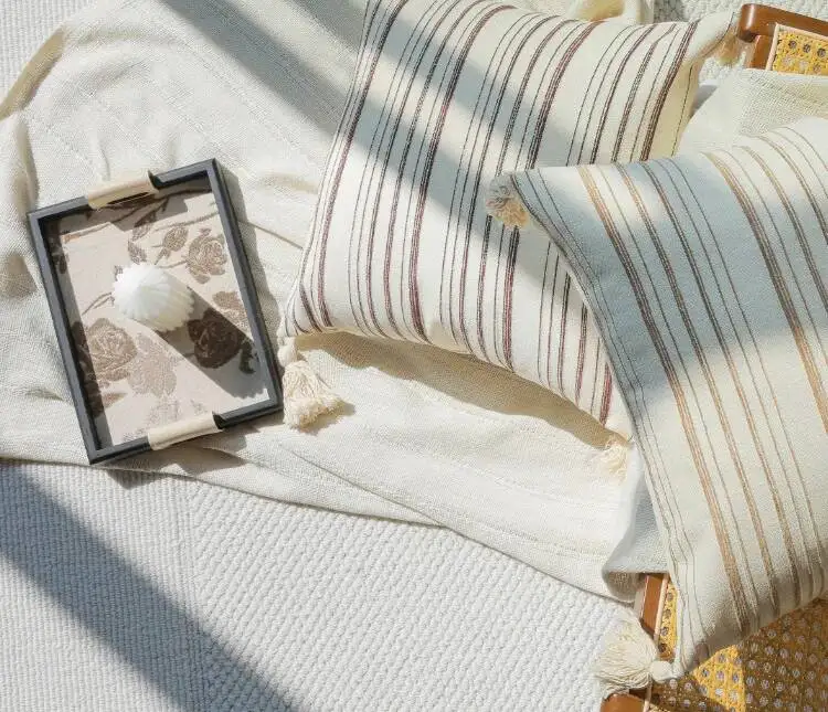 Boho Weiche & Gemütliche Kissenbezüge Gestreifte Quadratische Neutrale Kissenhüllen mit Quasten Landhaus-Stil Sofakissenbezug für Sofa und Bett – Detail 11