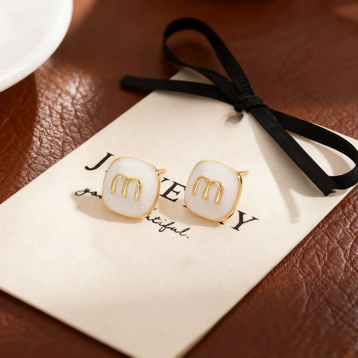 أقراط هندسية عصرية على شكل حرف M، مدمجة وأنيقة، تصميم النسخة الكورية الجديدة، أقراط راقية