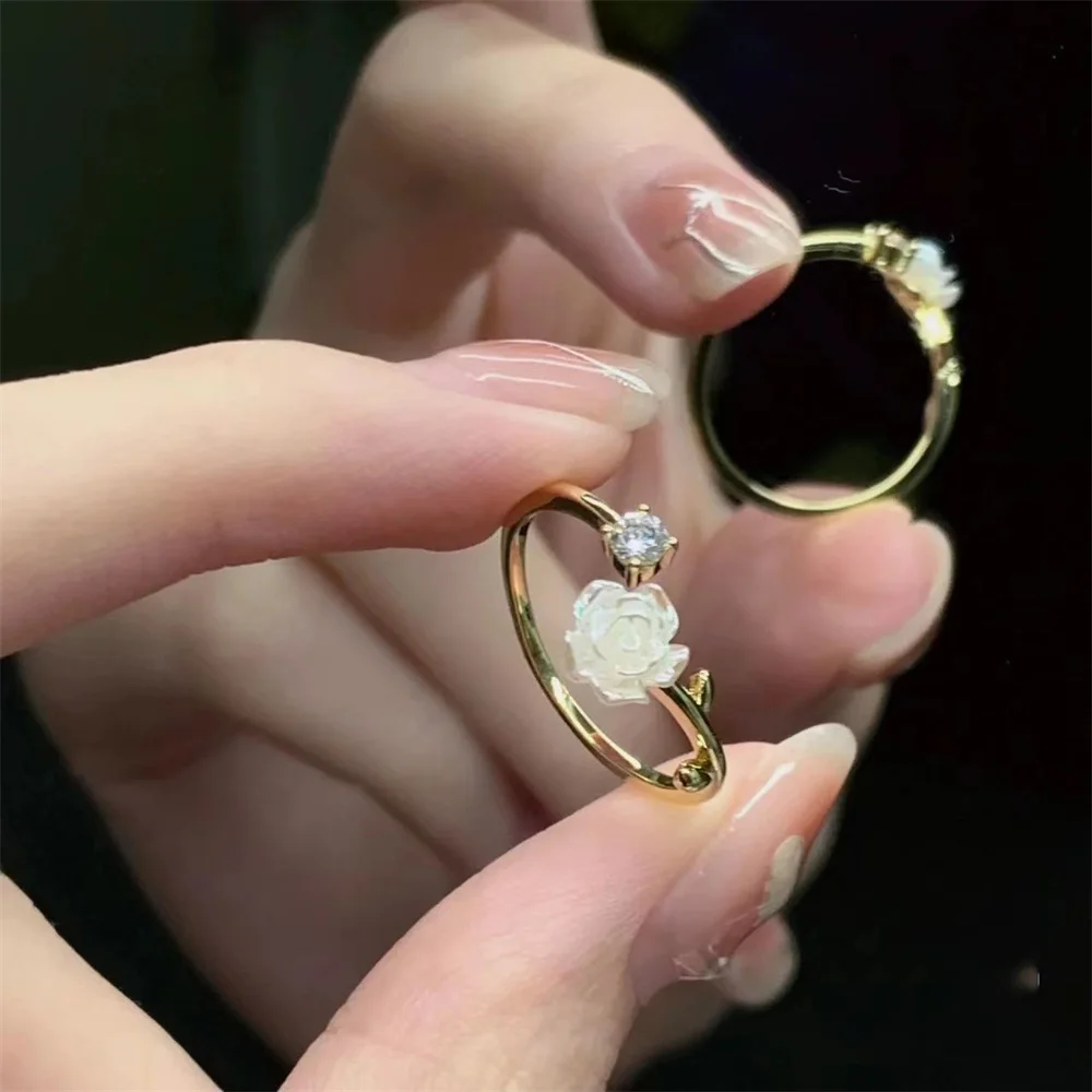 Fashion ROSE Flower Ring For Women French Retro Gold Color Acrylic Crystal Open Adjustable Ring Simple Tail Ring Jewelry Gift