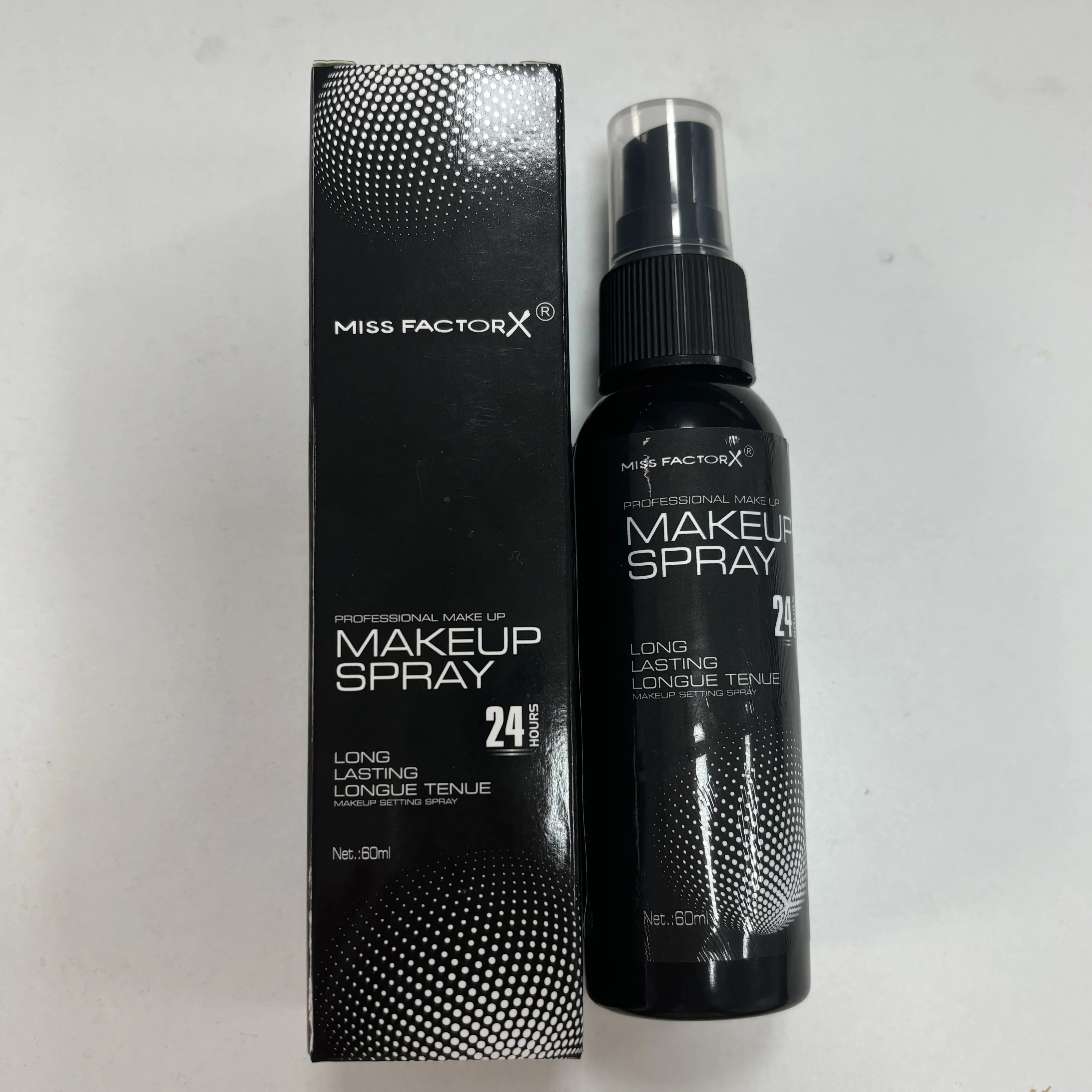 Spray Black Polka Dot Setting 60ml para rostro, duradero, antimanchas y 16 horas de maquillaje de acabado natural