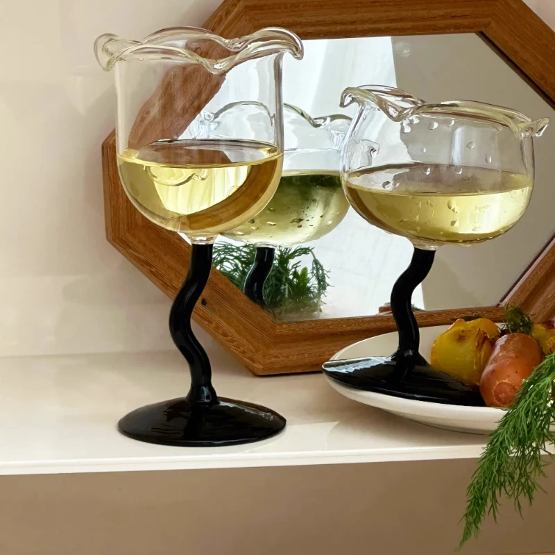 

Creative Lily-of-the-Valley Wine Glass, Cute Couples Glass, Retro High Stem Home Cup, Personalized Juice Cocktail Glass