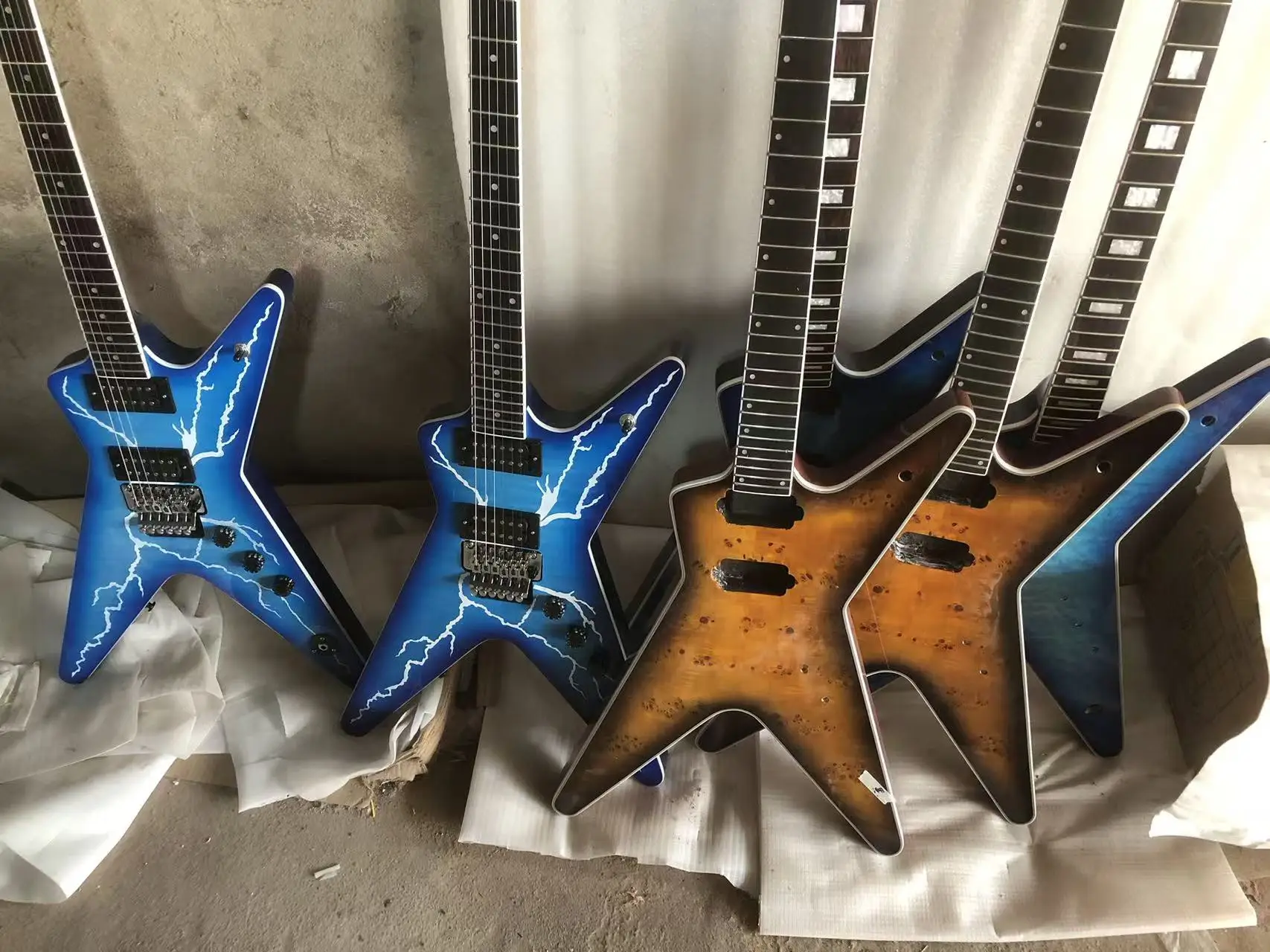 

Цвет 6-струнной электрогитары можно выбрать