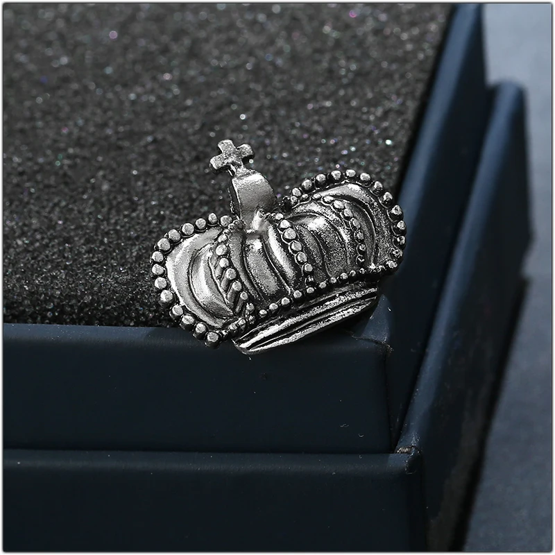 Vintage Small Crown Brooches for Women Men Badge Fashion Bronze/Gold/Retro Silver color Brooch Lapel Pins Metal Accessories Gift