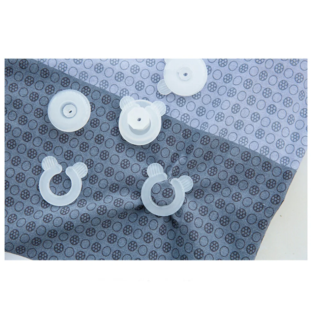 

8Pcs Bed Sheet Holder Clips Plastic Quilt Clips Prevent Comforter Bunching Duvet Holders Practical Quilted Bedding