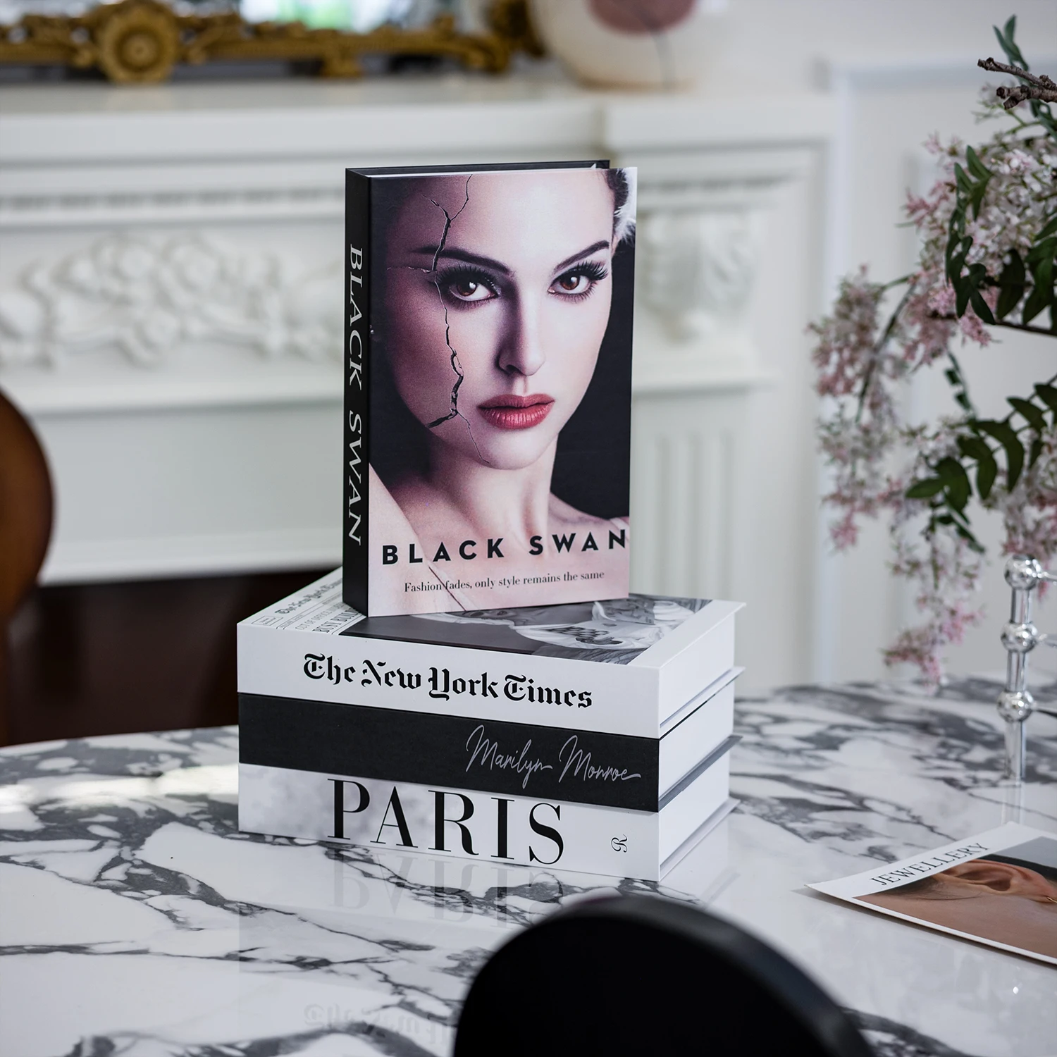 

New Luxury Fake Books Home Decoration Remote Control Storage Box Coffee Table Fashion Living Room Home Decoration Accessories