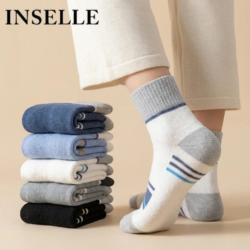 Herrensocken mit dicken Fellflecken für Herbst und Winter, mittellange Socken für Wärme, Geruchsschutz und Schweißabsorption.