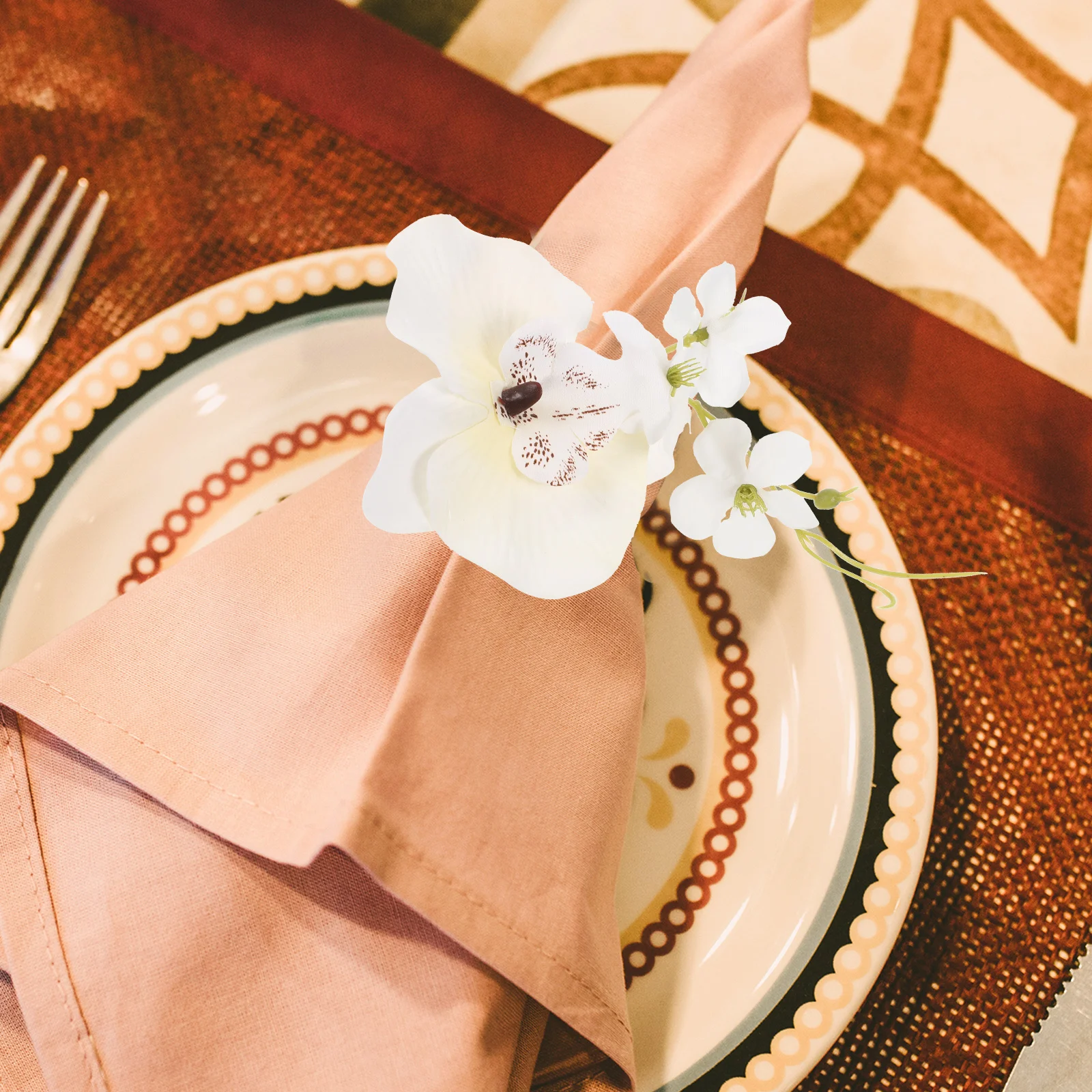 

4 Pcs Silk Flower Napkin Ring Decorative Party Napkin Rings Holder Wedding Banquet Home Kitchen Bar Accessories