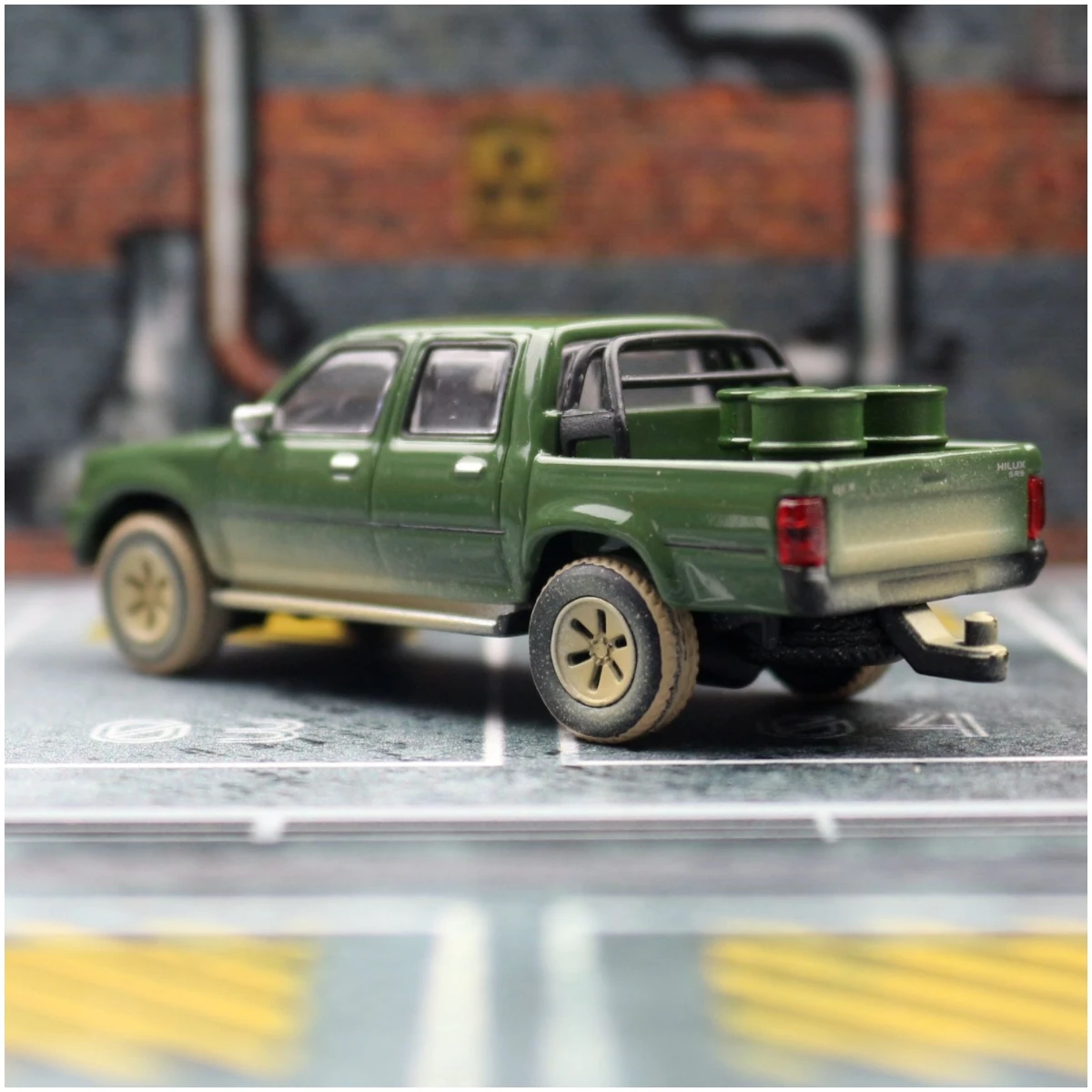 1:64 TOYOTA Hilux Pickup Truck Miniature JKM 1/64 Toy Car Vehicle Premium Model Free Wheels Diecast Metal Alloy Collection Gift