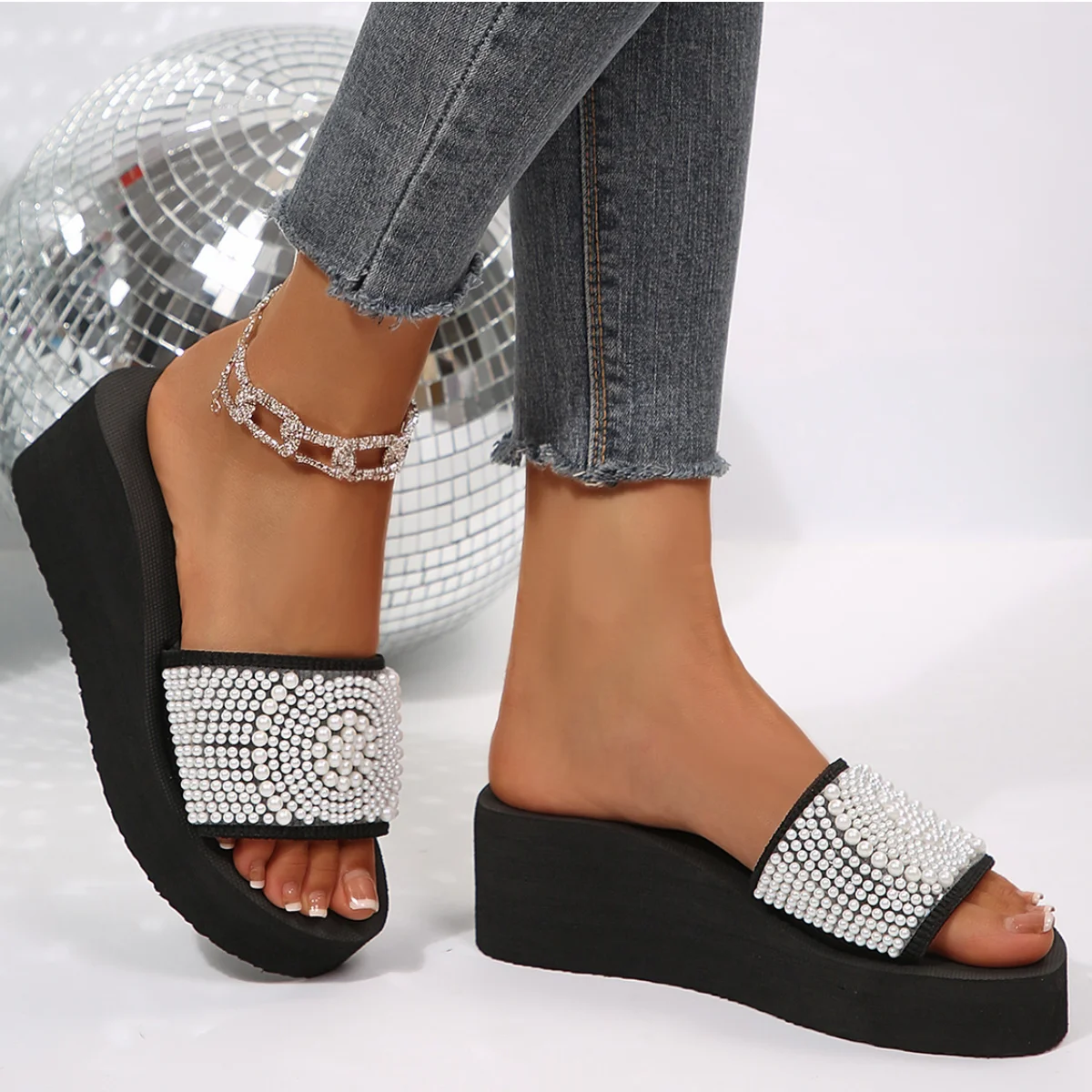 Elegant Ladies Pearls Wedge Slippers Summer 2026 Chunky Platform Heels Sandals Women Beach Vocation Anti Slip EVA Slippers Shoes view 4
