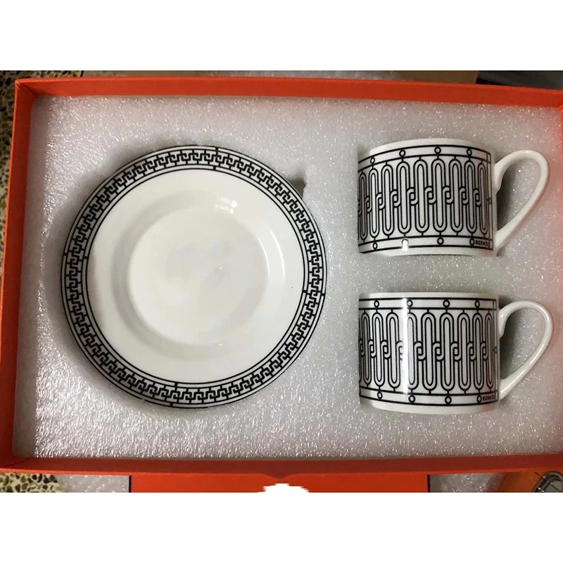 2Pcs/set Classic Premium Bone China Coffee Cups and Saucers Tableware Plates Dishes Afternoon Teacup Set Drinkware With Gift Box