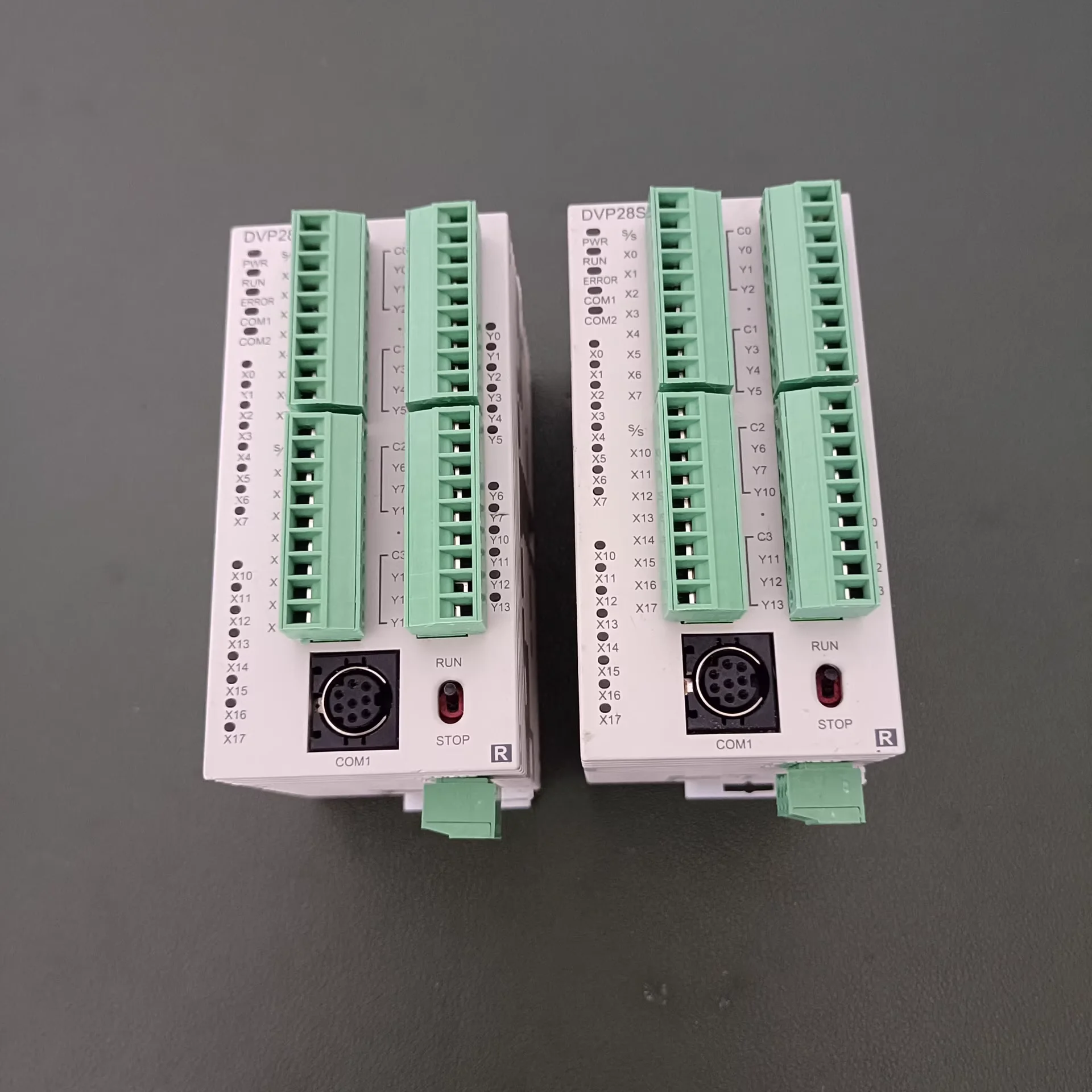 

New original DVP28SS211R DVP28SS211T PLC Module