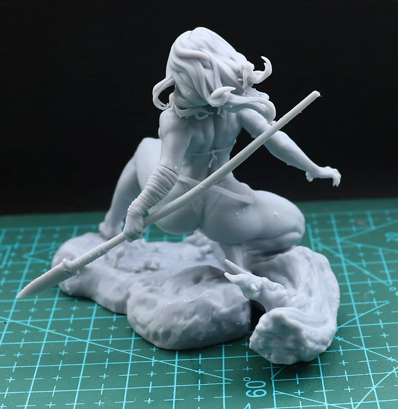 1/24 1/18 1/16 Resin Model Female Hunter  Warrior Figure Unpainted  No Color RW-793