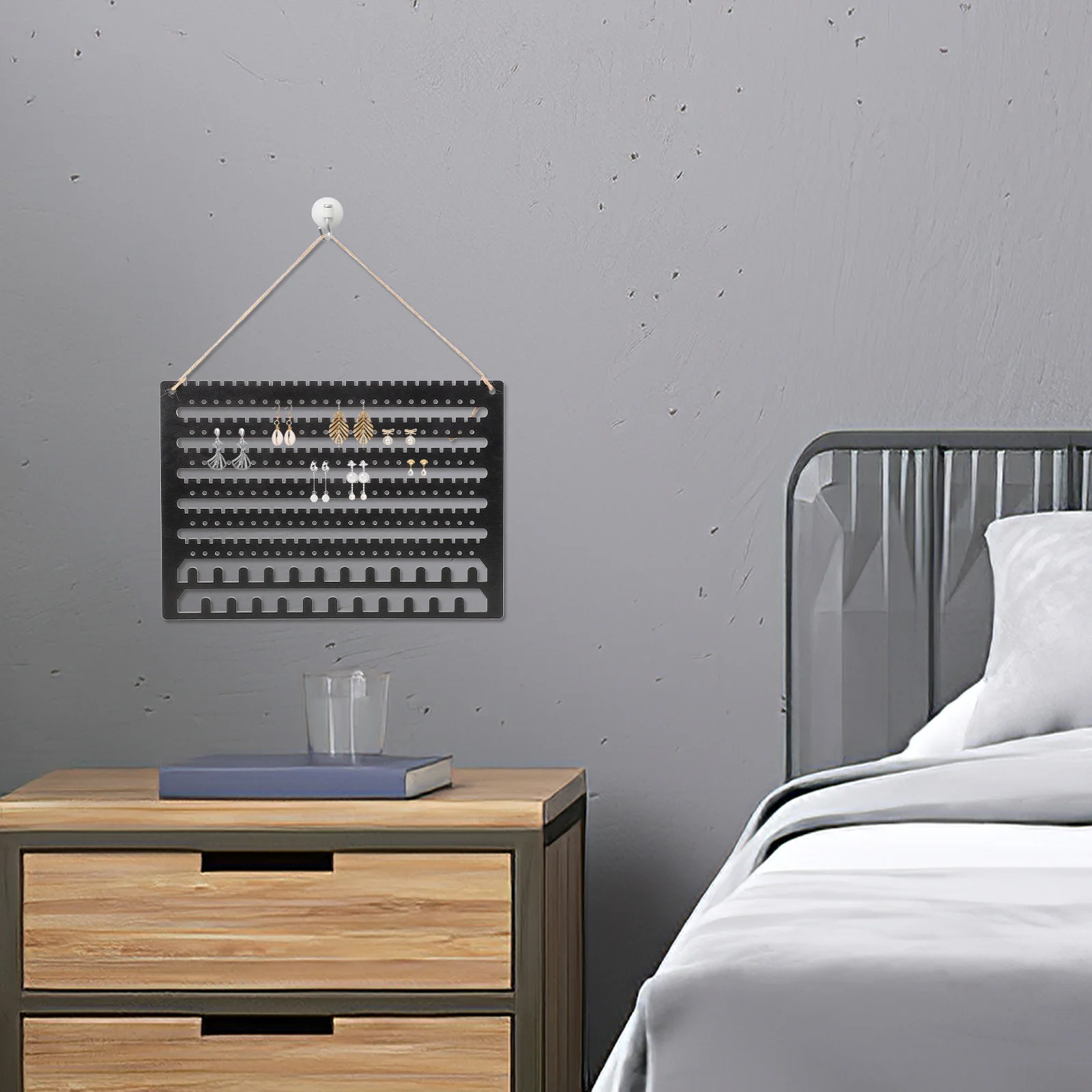 منظم مجوهرات خشبي مثبت على الحائط، حامل أقراط معلق بسعة كبيرة، منظم عرض الأساور، حامل مجوهرات