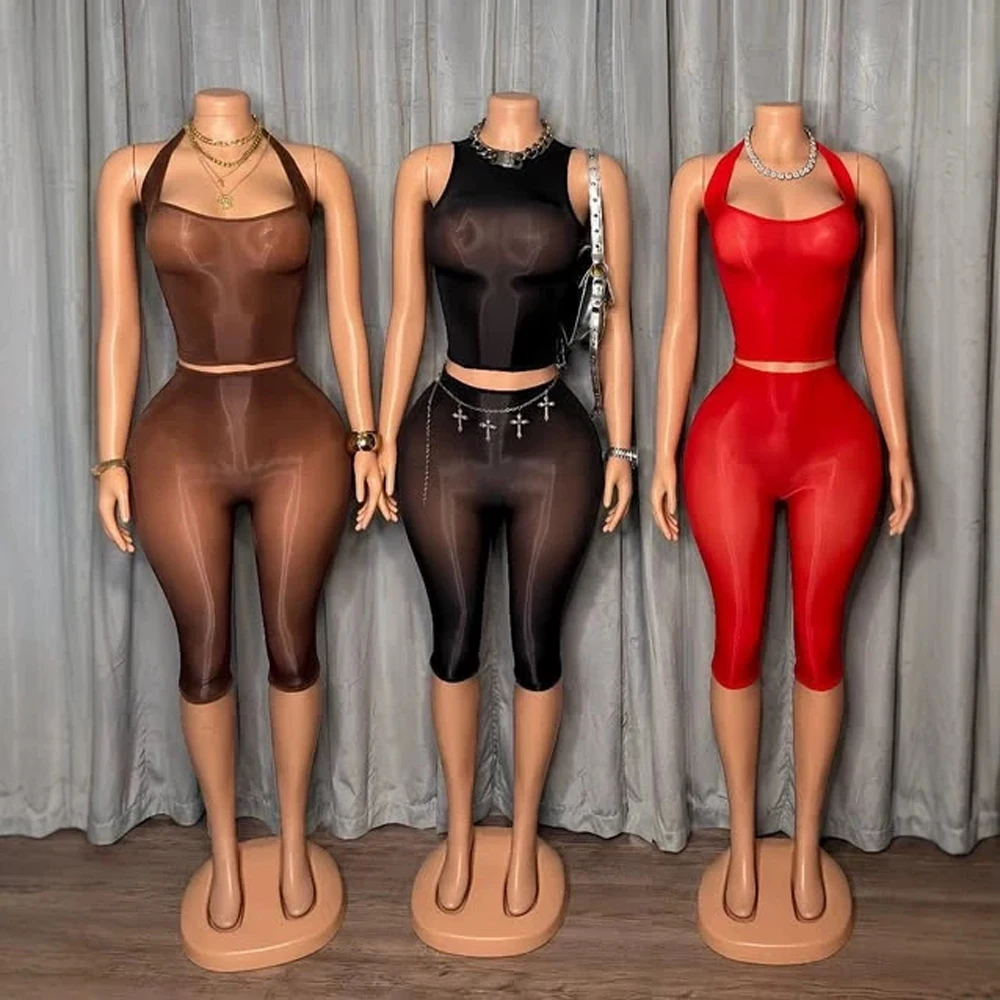 Sexy 2-teiliges Set aus transparentem Mesh: Neckholder-Crop-Top und Caprihose, durchsichtige, figurbetonte Damen-Outfits für den Clubbesuch. – Detail 1
