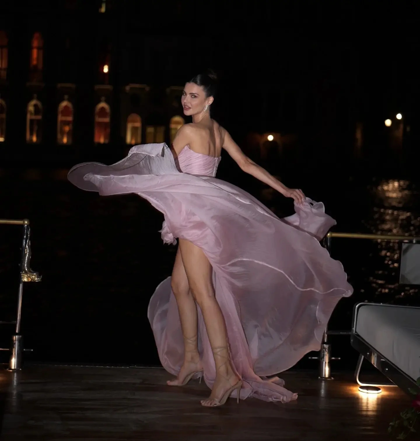 Böhmisches rosa herzförmiges Maxikleid, Chiffon, Sommerurlaubskleid, geschichtet, schulterfrei, lange Ballkleider, hoher Schlitz, bodenlang