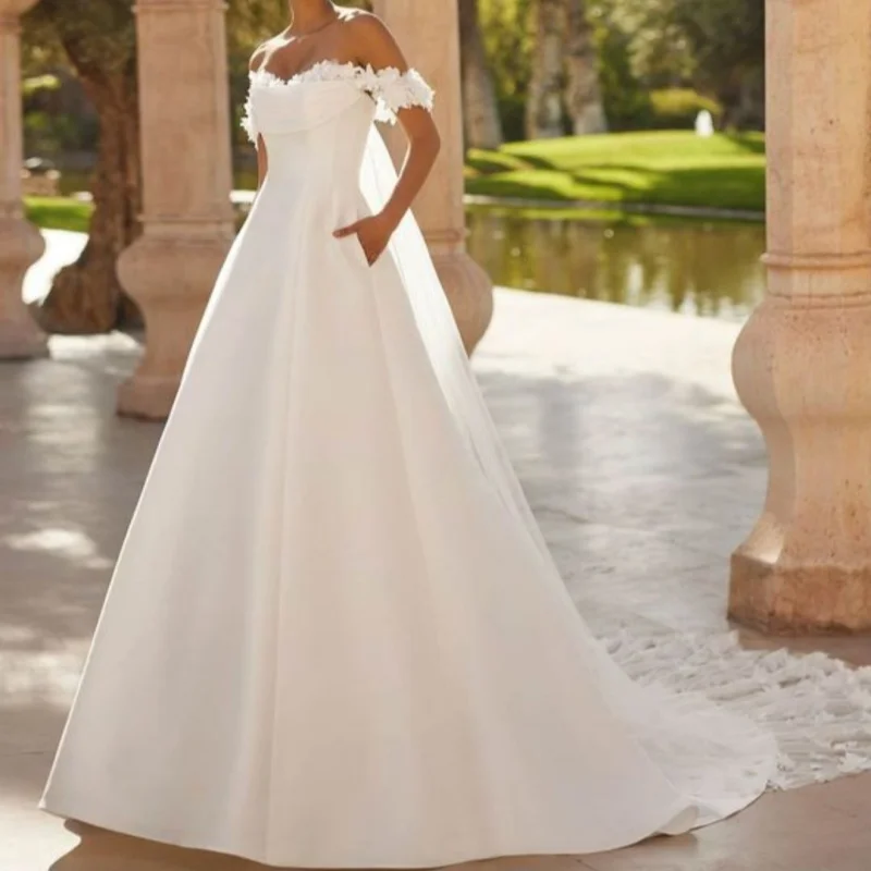 White Wedding Dresses off-shoulder The corset decal Bridal Gowns A skirt 3D flower decoration multi-layer Made ﻿Customize
