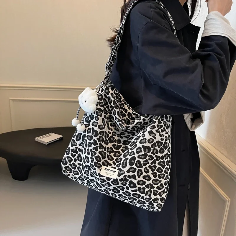 Canvas Leopard Print 2024 Hot Selling Shoulder Bag Large Capacity Zipper Versatile Fashion Handbag Soft Simple Trendy Tote Bag