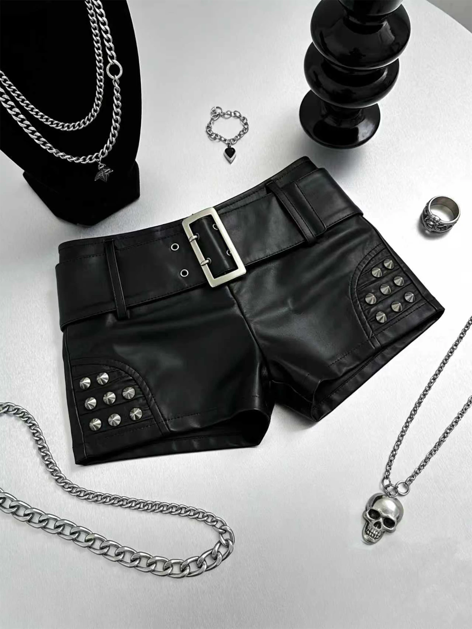 Women's Y2k Gyaru Black Gothic Emo Mini Shorts Low Waist PU Leather Shorts Sexy Hot Pants Micro Boot Pants Trendy Short Summer
