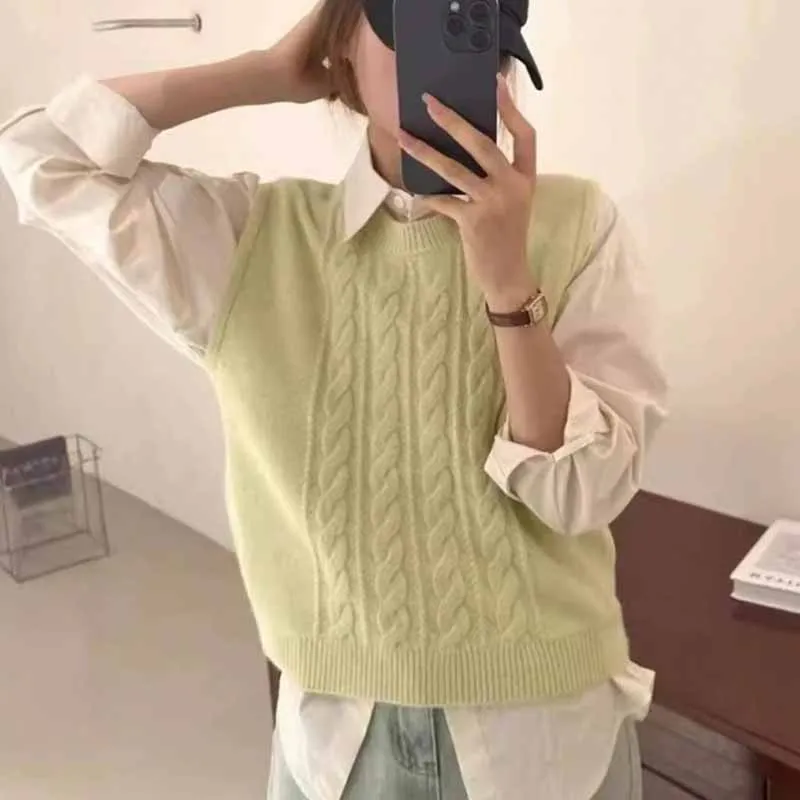 2025 New O-Neck Knitted Vest Women Solid Loose Sleeveless Undershirt Sweater Vest Female Vintage Versatile Twist Knit Jumper Top
