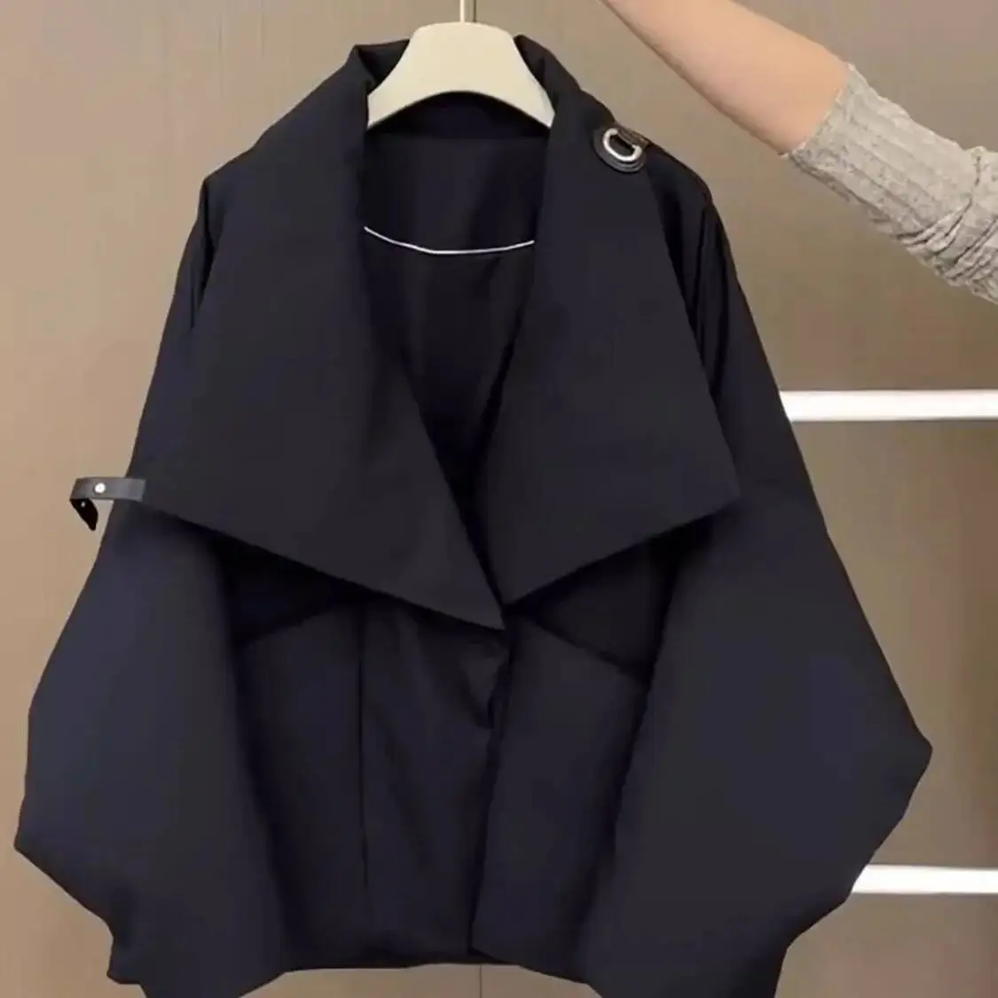 الفرنسية الأنيقة هيبورن نمط سميكة الدافئة طوق أسود سترة قطن المرأة ملابس خارجية شتوية جديدة تصميم عصري بسيط