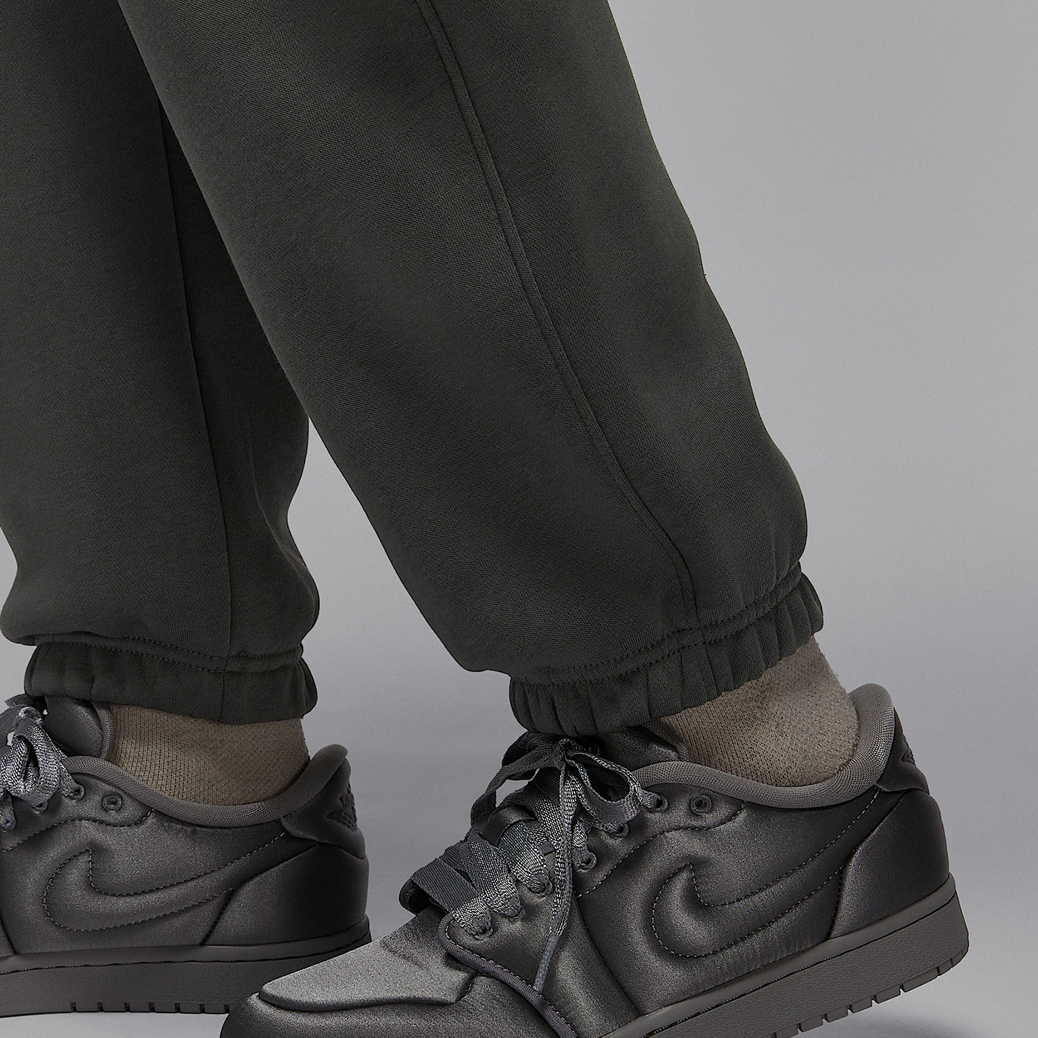 Nike Authentic JORDAN Women's Velvet Knitted Legged Sports Pants IM5400-068 view 5