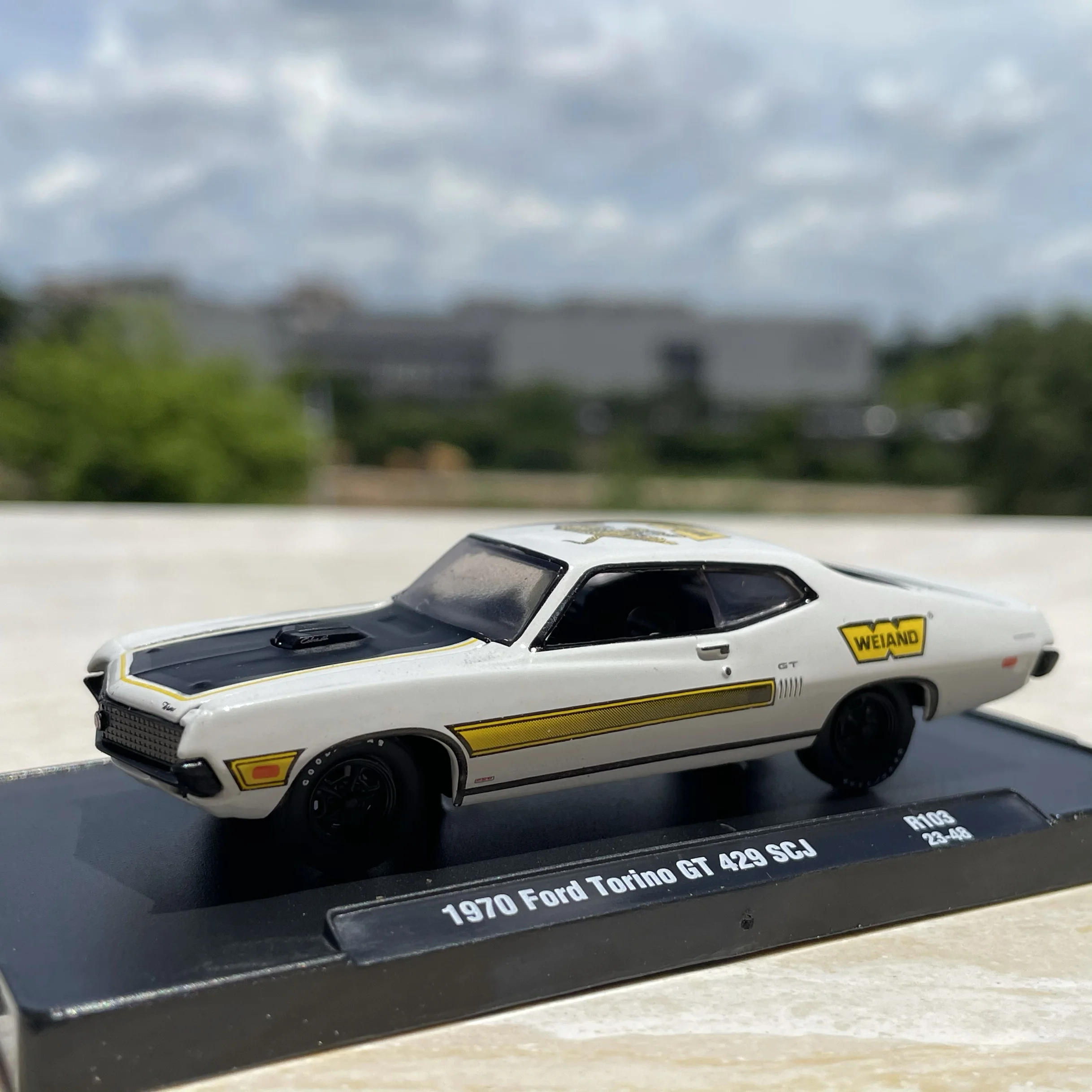 Diecast 1:64 Scale Ford TorinoGT Alloy Car Model Collectible Toy Gift Souvenir Display Ornament