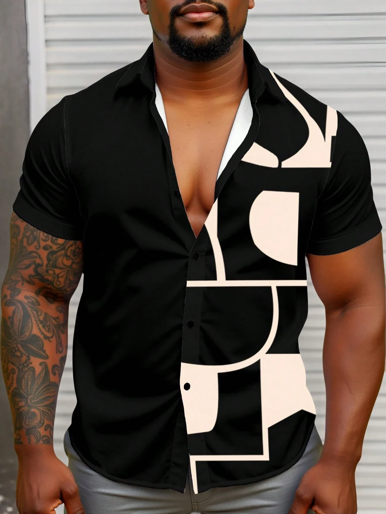 

Men's Casual Short Sleeve Button Down Shirt With Geometric Print Pattern